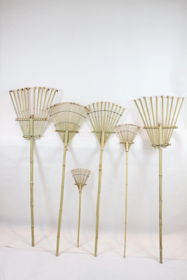 คราดไม้ไผ่ทำมือ 1.40 ม. 12 ซี่ สำหรับกวาดใบไม้แห้งและทำความสะอาดสวน Natural Garden คราด