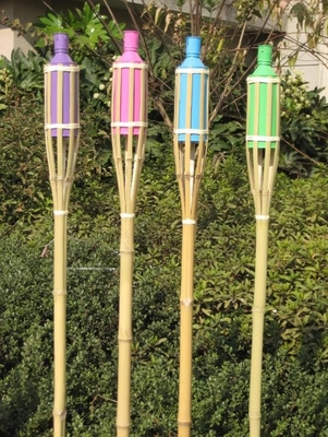 ไฟฉายไม้ไผ่ธรรมชาติกันน้ำหวาย Tiki Torches สำหรับลานสวนสนามหญ้า