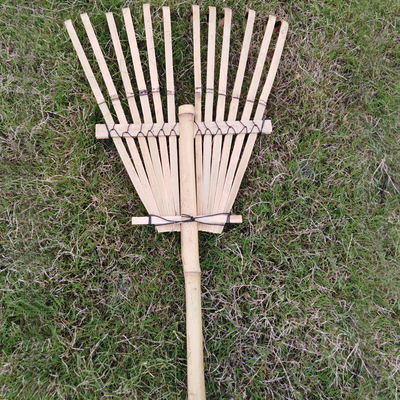 11 Tine 145cm คราดไม้ไผ่แฮนด์เมด Rustless Garden คราดคราด